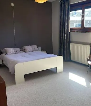 Ξενοδοχείο Ruime Familiewoning In 4*