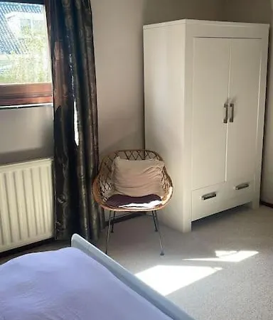 Ξενοδοχείο Ruime Familiewoning In 4*
